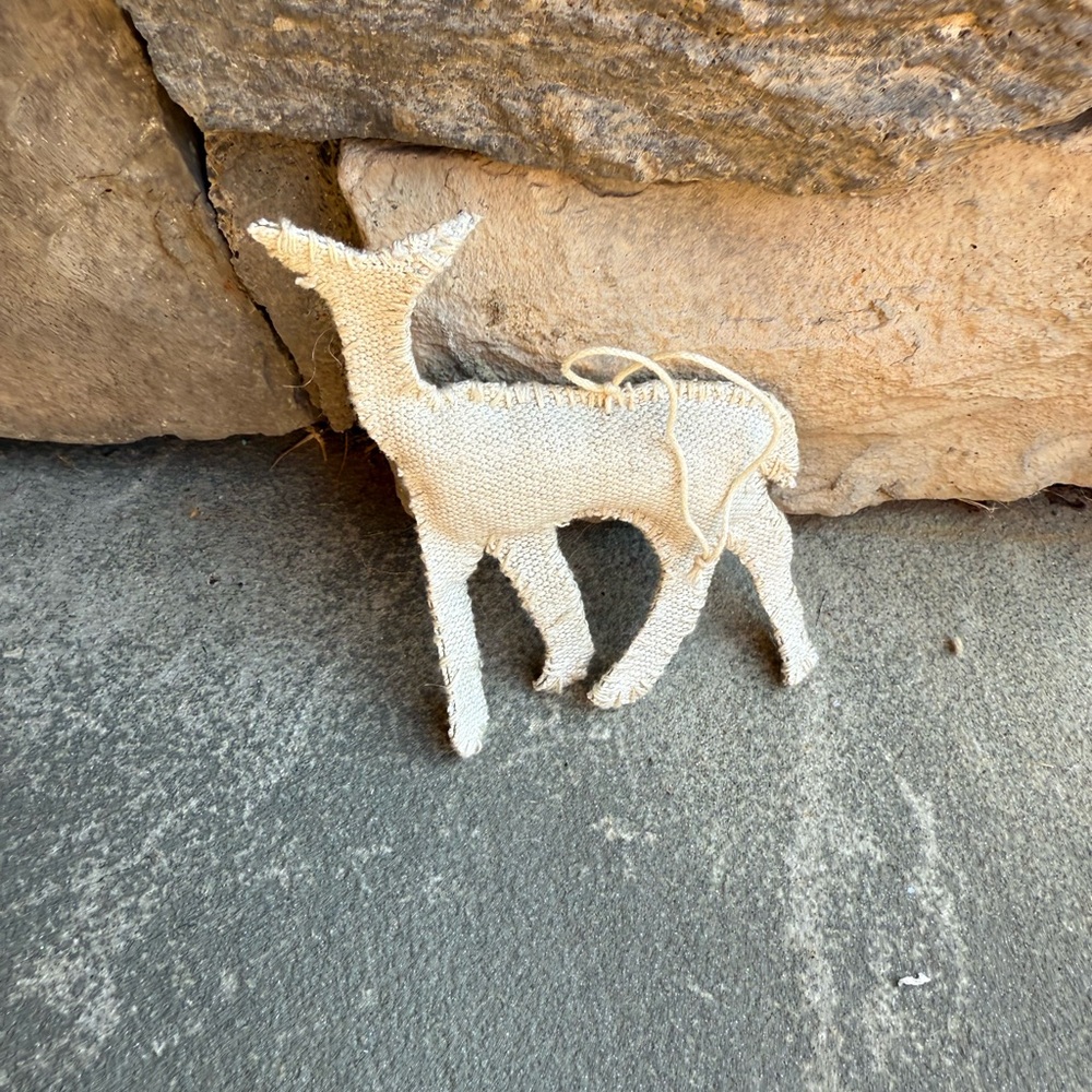 New🌟Anthropologie-Elegant White Canvas Deer 🦌 Ornament